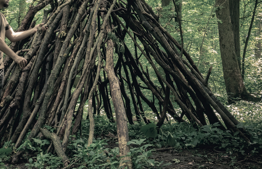 primative-shelter-building primative-shelter-building