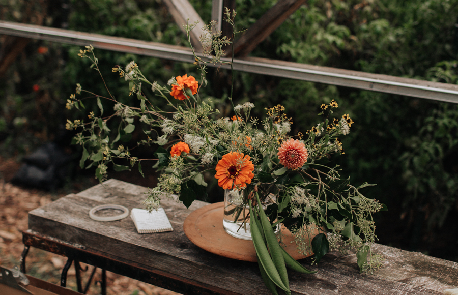 floral-arranging-web2 floral-arranging-web2